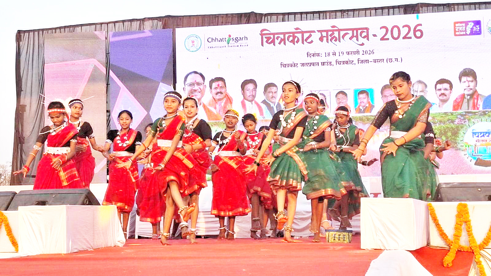 चित्रकोट महोत्सव: बस्तर की सांस्कृतिक धरोहर और आधुनिक कला के संगम से गूंज उठा ‘नियाग्रा’ का तट