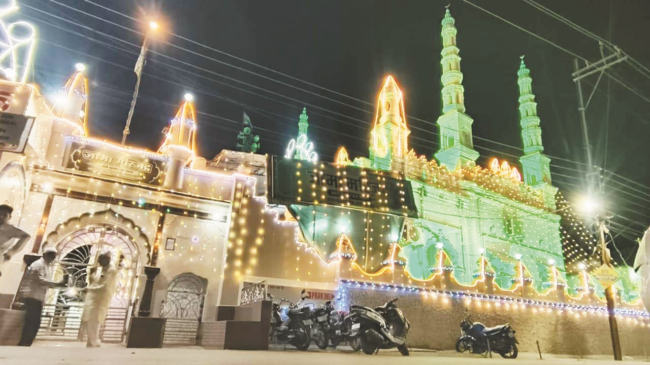 खुदा की इबादत का पाक महीना रमजान शुरू