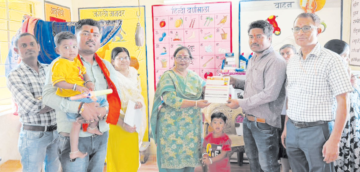 आंबा केंद्र सांकरा में मना वजन त्यौहार, बच्चों की स्वास्थ्य जांच