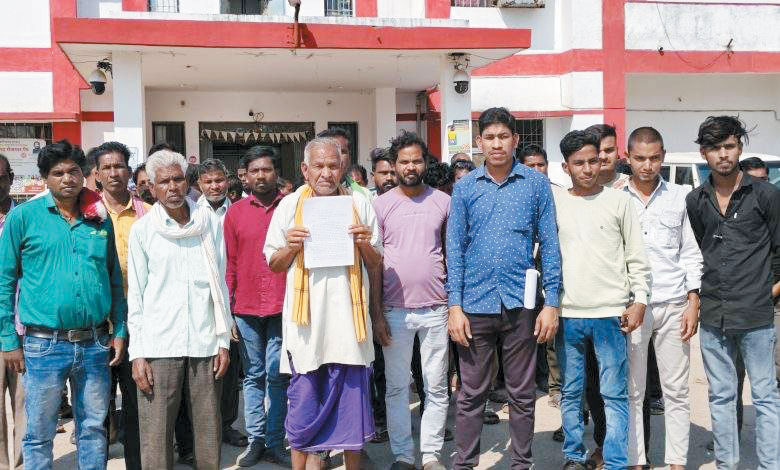 प्रधानमंत्री आवास के नाम पर वसूली के आरोप