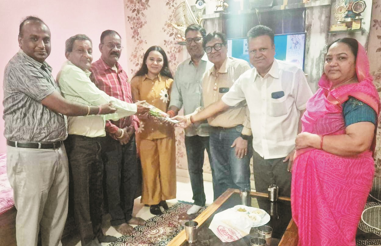 एलएलबी फाइनल में नांदगांव की यांशिका मेरिट में