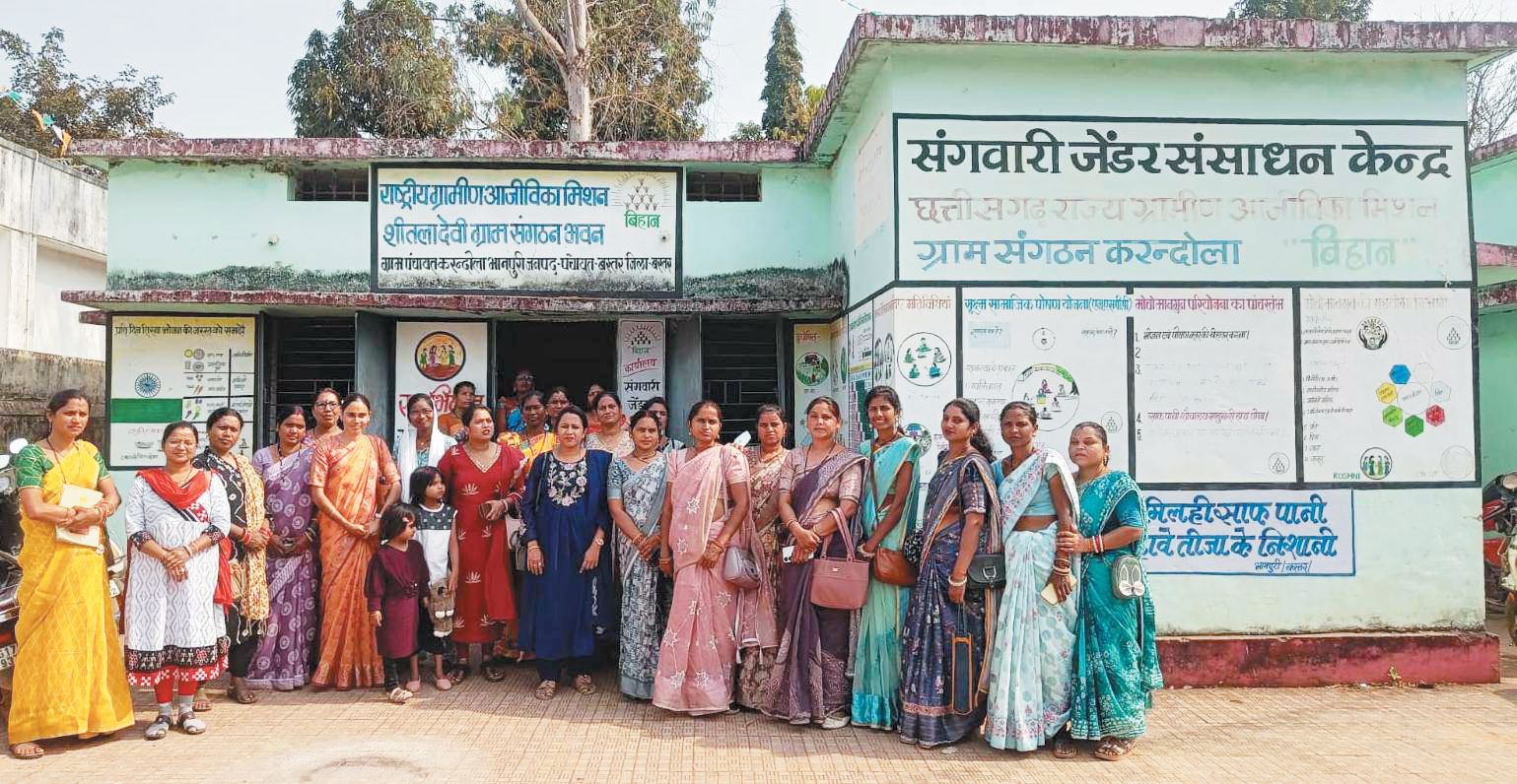 आरएलएम के 43 मास्टर ट्रेनर्स बस्तर रवाना