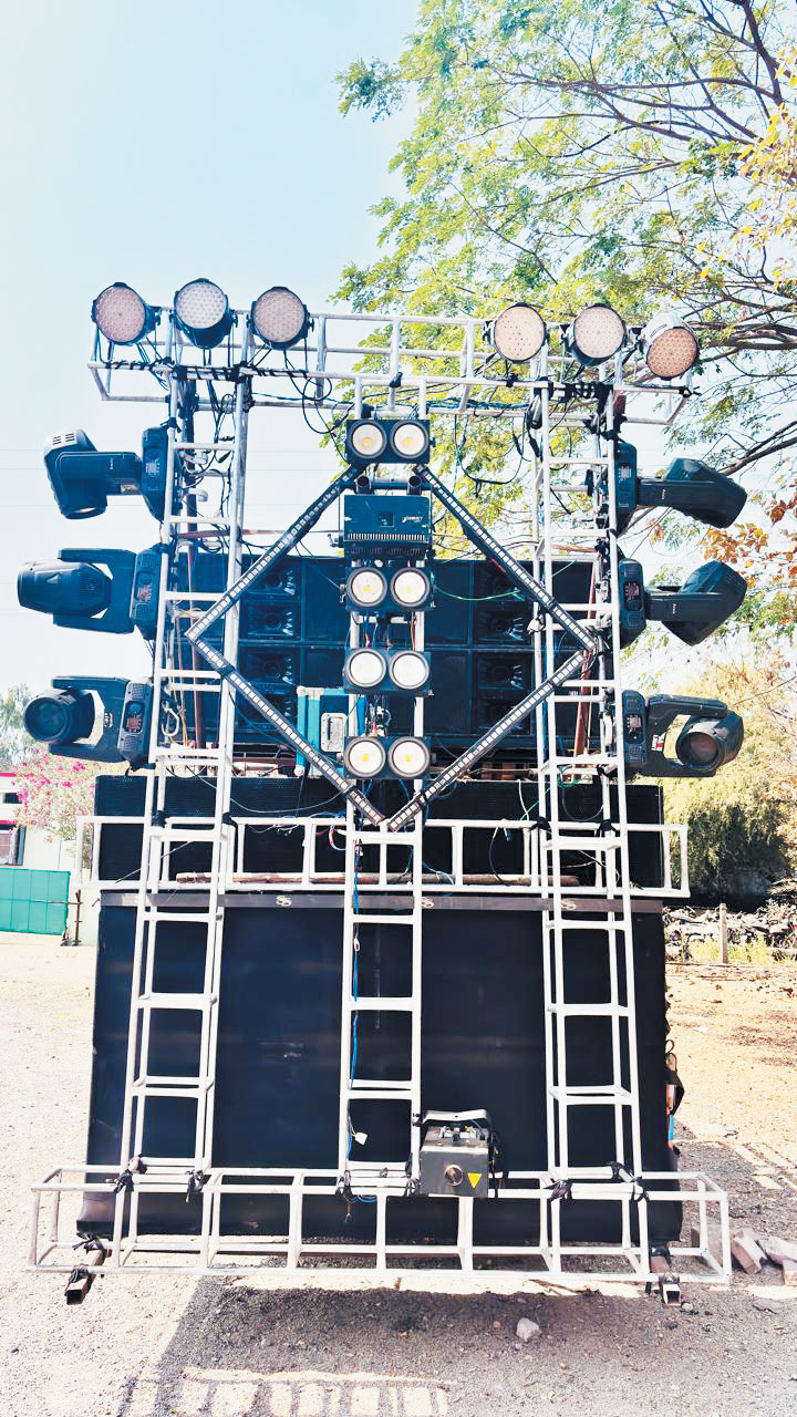 अधिक आवाज में डीजे बजाया, जब्त