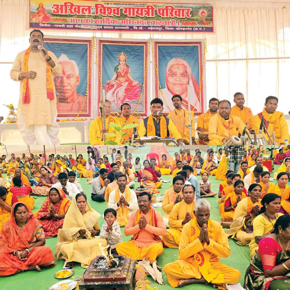 नौ कुंडीय गायत्री महायज्ञ में गूंजा नशा मुक्ति का संदेश, जनजागरूकता स्टॉल बना आकर्षण का केंद्र