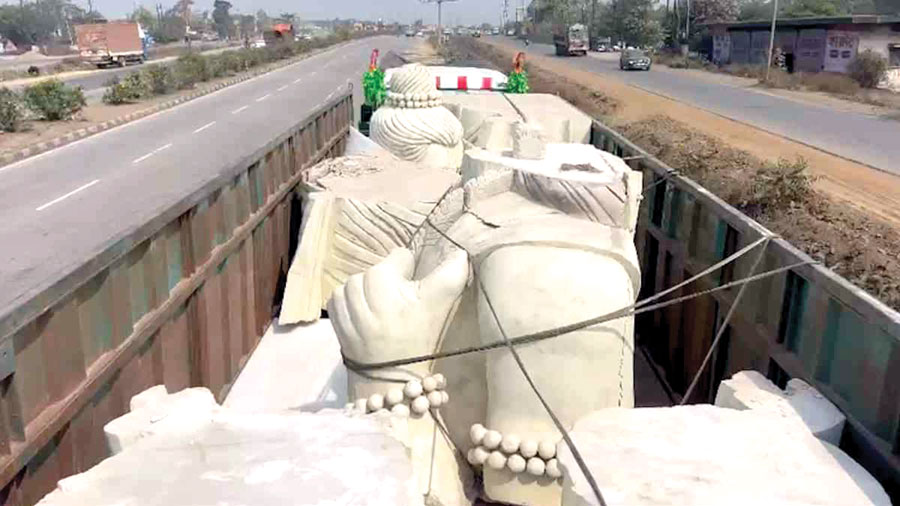 नो एंट्री में फंसे श्रीराम, प्रतिमा रात चंदखुरी पहुंचेगी