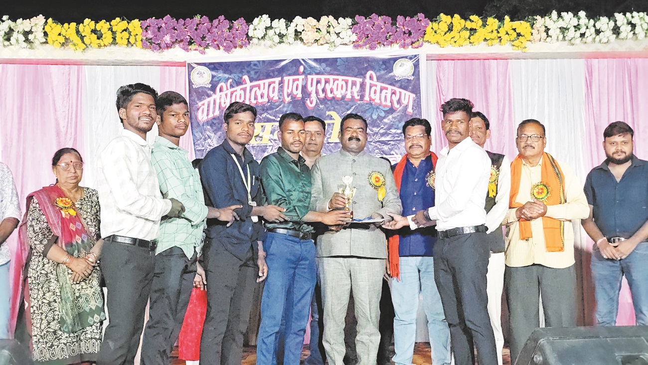 केशकाल महाविद्यालय का वार्षिकोत्सव बना यादगार, मंच पर झूमे विद्यार्थी