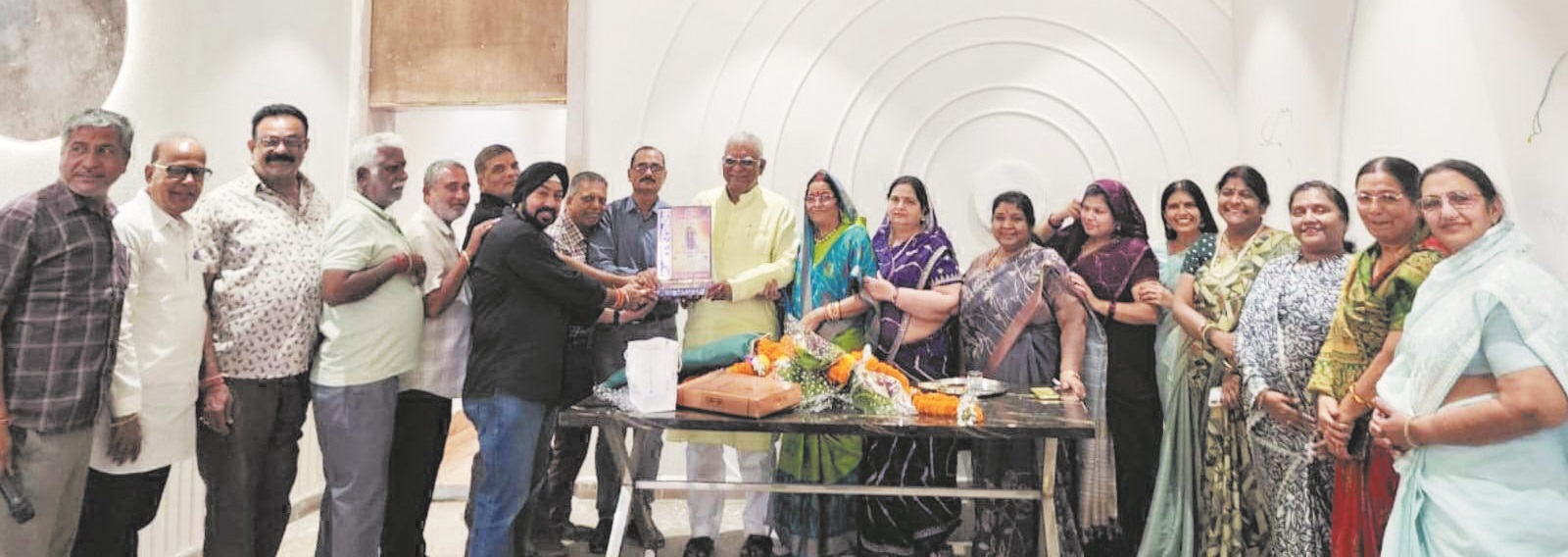 नवरंग ग्रुप ने किया दीपक का सम्मान