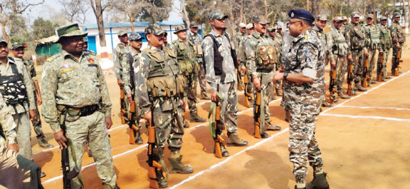 एसपी ने जवानों की सुनी समस्याएं व सुझाव