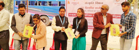 पुरातत्व और लोक संस्कृति ही राष्ट्र की नींव- अजय चतुर्वेदी