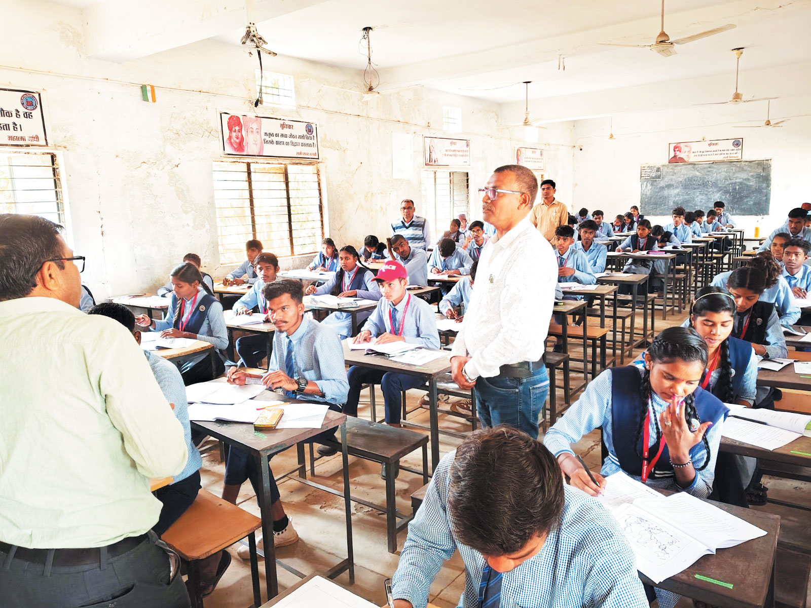 जिला उडऩदस्ता दल ने किया परीक्षा केंद्रों का निरीक्षण