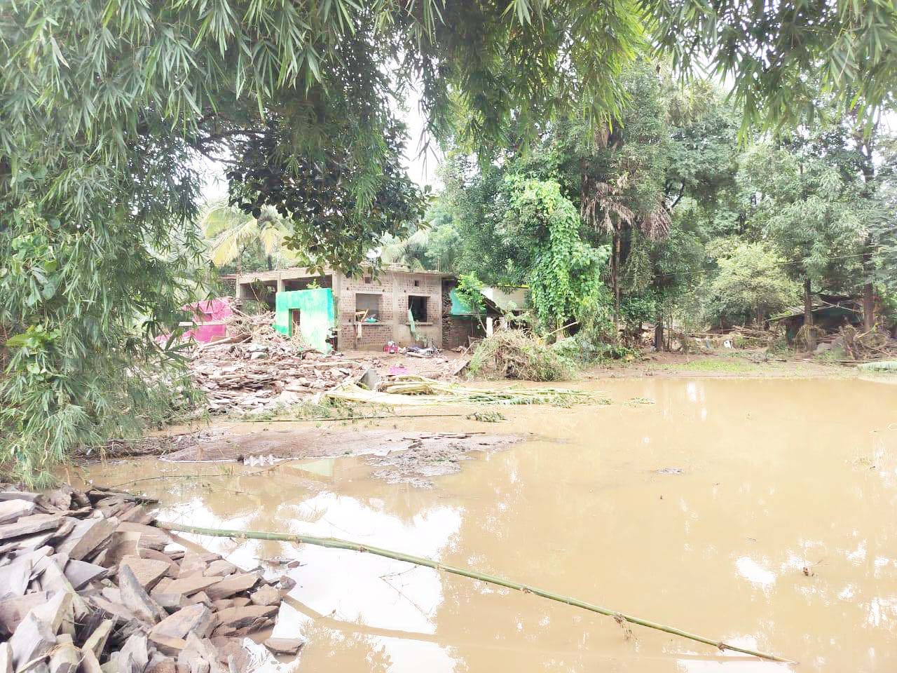 7 माह बाद भी  मकान अधूरा