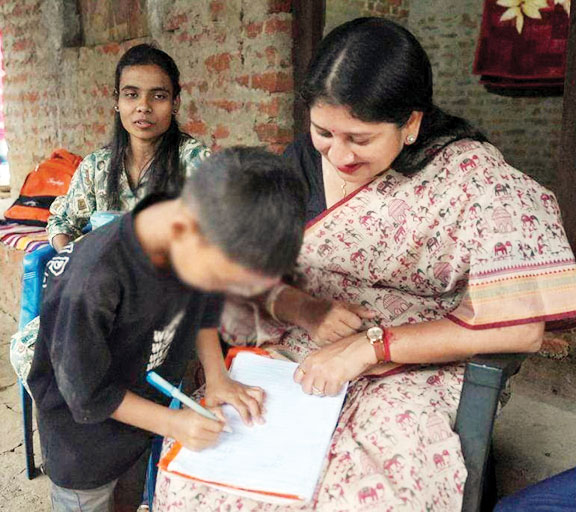 फोस्टर केयर में खिल रही मुस्कान, आयोग ने किया निरीक्षण