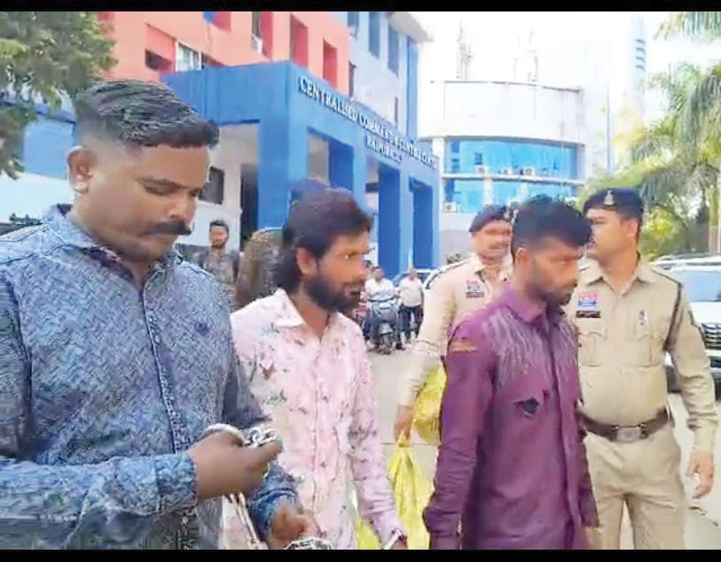  वर्षों तक फरारी काटने वाला 31 प्रकरणों का हिस्ट्रीशीटर गांजा  तस्कर मुकेश गुप्ता (बनिया) भाई के साथ गिरफ्तार