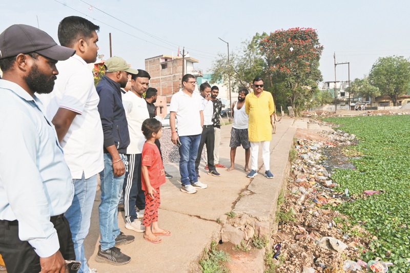 निगम आयुक्त ने किया जोन-3 मदर टेरेसा नगर का निरीक्षण