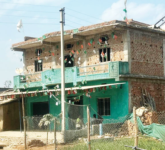 राजाकटेल में पंडो जनजाति की जमीन पर अवैध कब्जे का आरोप, कमिश्नर से जांच की मांग