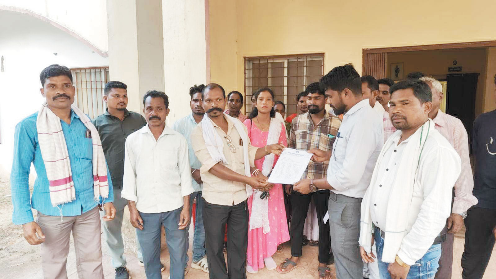 खेल मैदान पर हेलीपैड निर्माण, बवाल