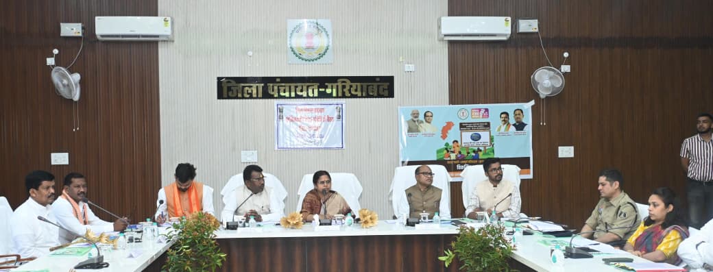 दिशा और डीएमएफ बैठक में दिखा सांसद रूपकुमारी चौधरी का रौद्र रूप, बैठक में जमकर गरजी सांसद रूपकुमारी चौधरी