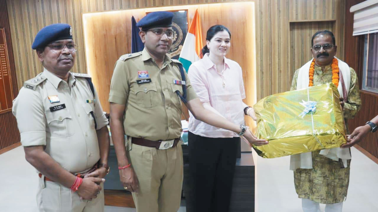 सेवानिवृत्ति पर तिवारी को विदाई