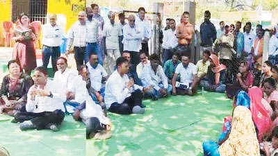 कलेक्टर ने अमोदी गांव में जन चौपाल लगाकर ग्रामीणों की समस्याएं सुनी