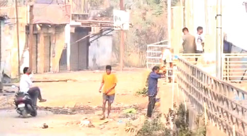 चौपाटी तो नहीं बना शराब का अवैध कारोबार हो रहा आमानाका ब्रिज के नीचे