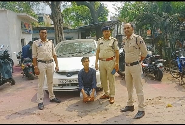 चोरी हुई कार 24 घंटे के भीतर बरामद, एक आरोपी गिरफ्तार