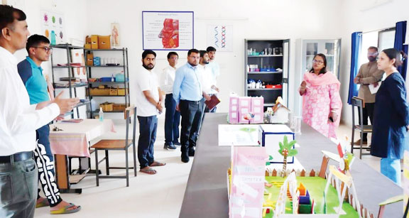 कलेक्टर ने पीएमश्री विद्यालय गोलावण्ड का किया निरीक्षण