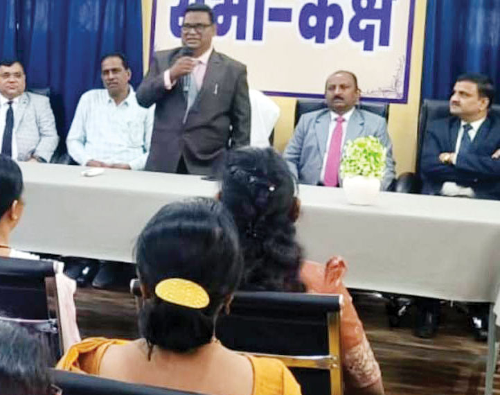 नेशनल लोक अदालत में मामलों का निदान