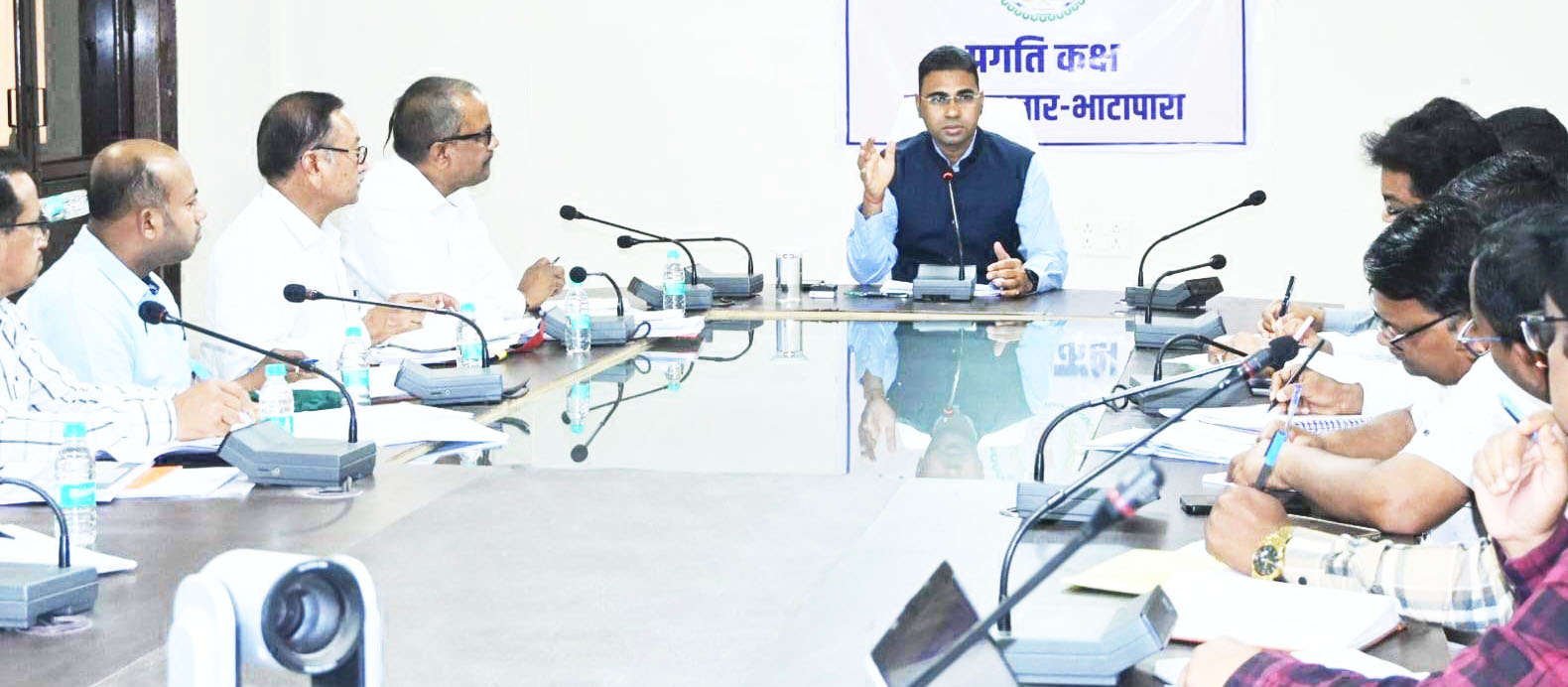 सडक़ मरम्मत बारिश से पहले पूरा करने के निर्देश