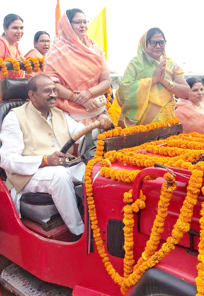 कर्मा जयंती पर बाइक रैली