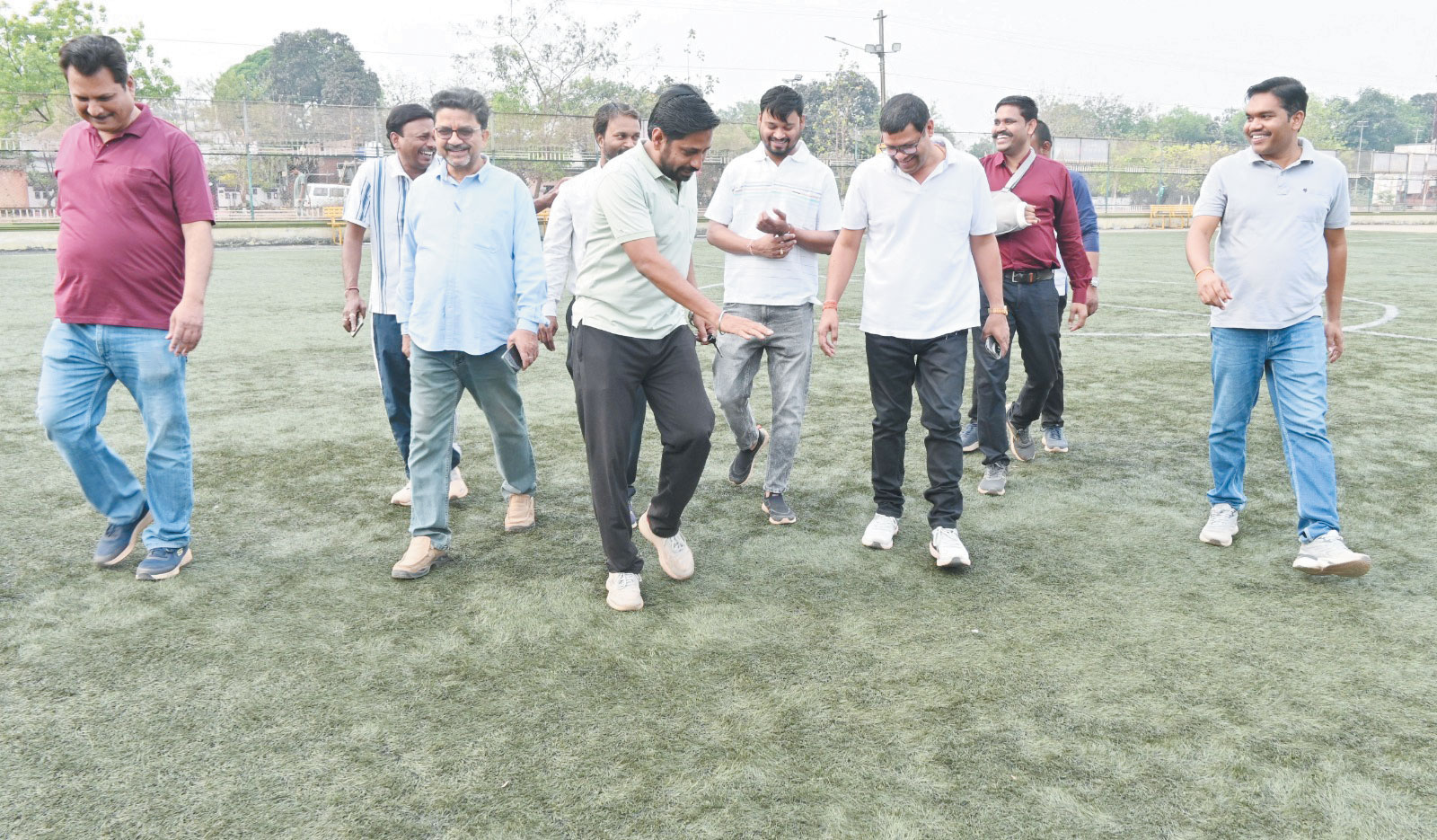 आयुक्त ने फुटबॉल ग्राउण्ड और ओपन जिम का लिया जायजा