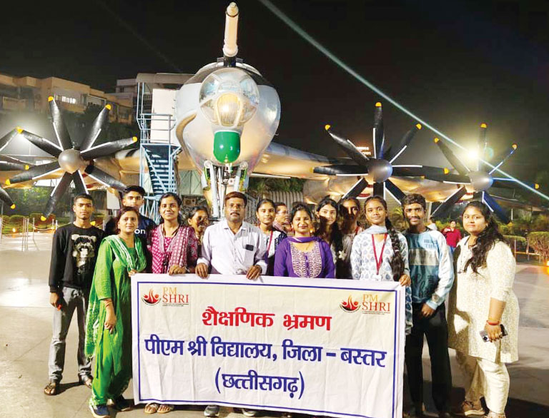 बस्तर के होनहारों ने नापा सफलता का आसमान