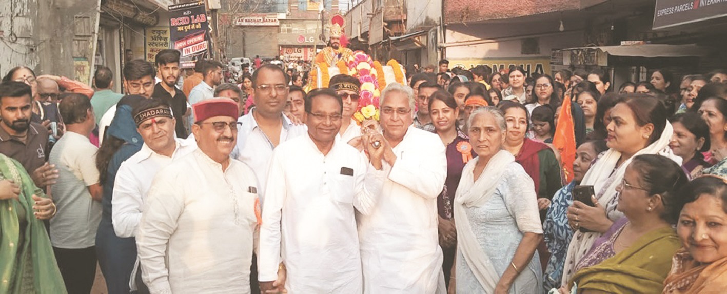 भगवान झूलेलाल की निकली शोभायात्रा