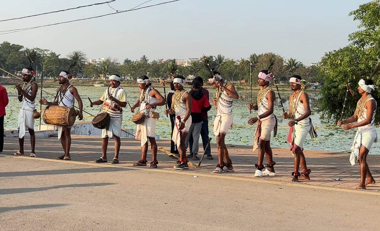 थिरकते कदमों और मांदर की थाप के बीच संपन्न हुई बस्तर हेरिटेज मैराथन