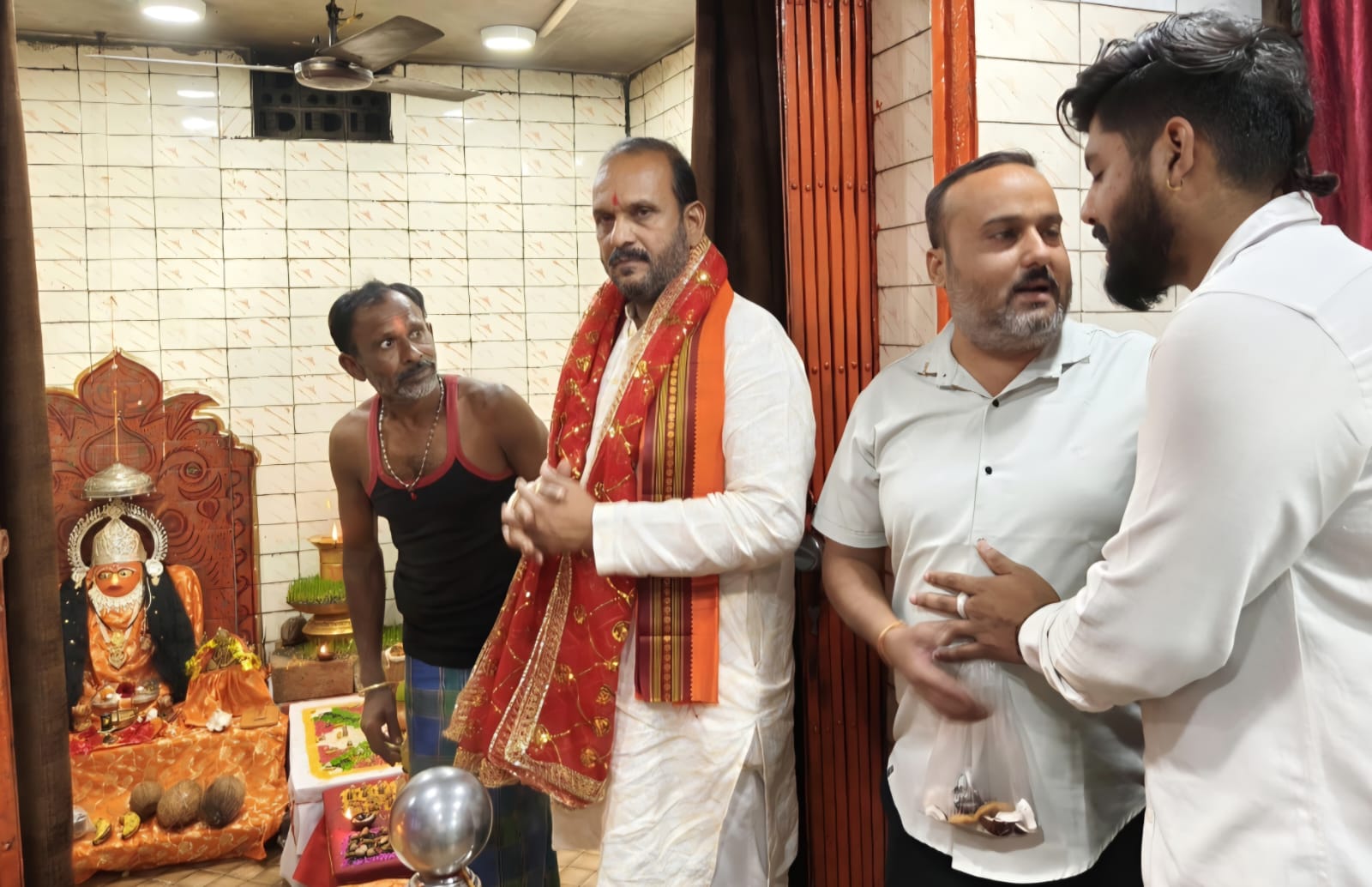 मंदिरों में देवी दर्शन कर क्षेत्र की सुख-समृद्धि की कामना की भाजपा किसान नेता योगेश ने 