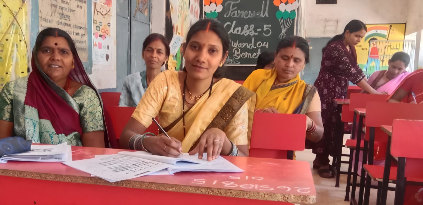 सास-बहू ने एक साथ दिलाई उल्लास नवभारत साक्षरता परीक्षा 