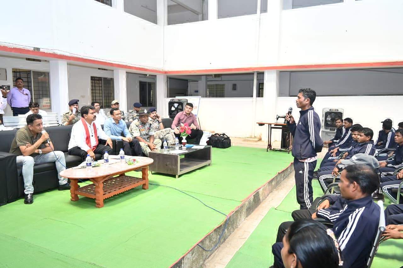 पुनर्वास केंद्र के युवाओं को सभी सुविधाएं -डिप्टी सीएम विजय शर्मा