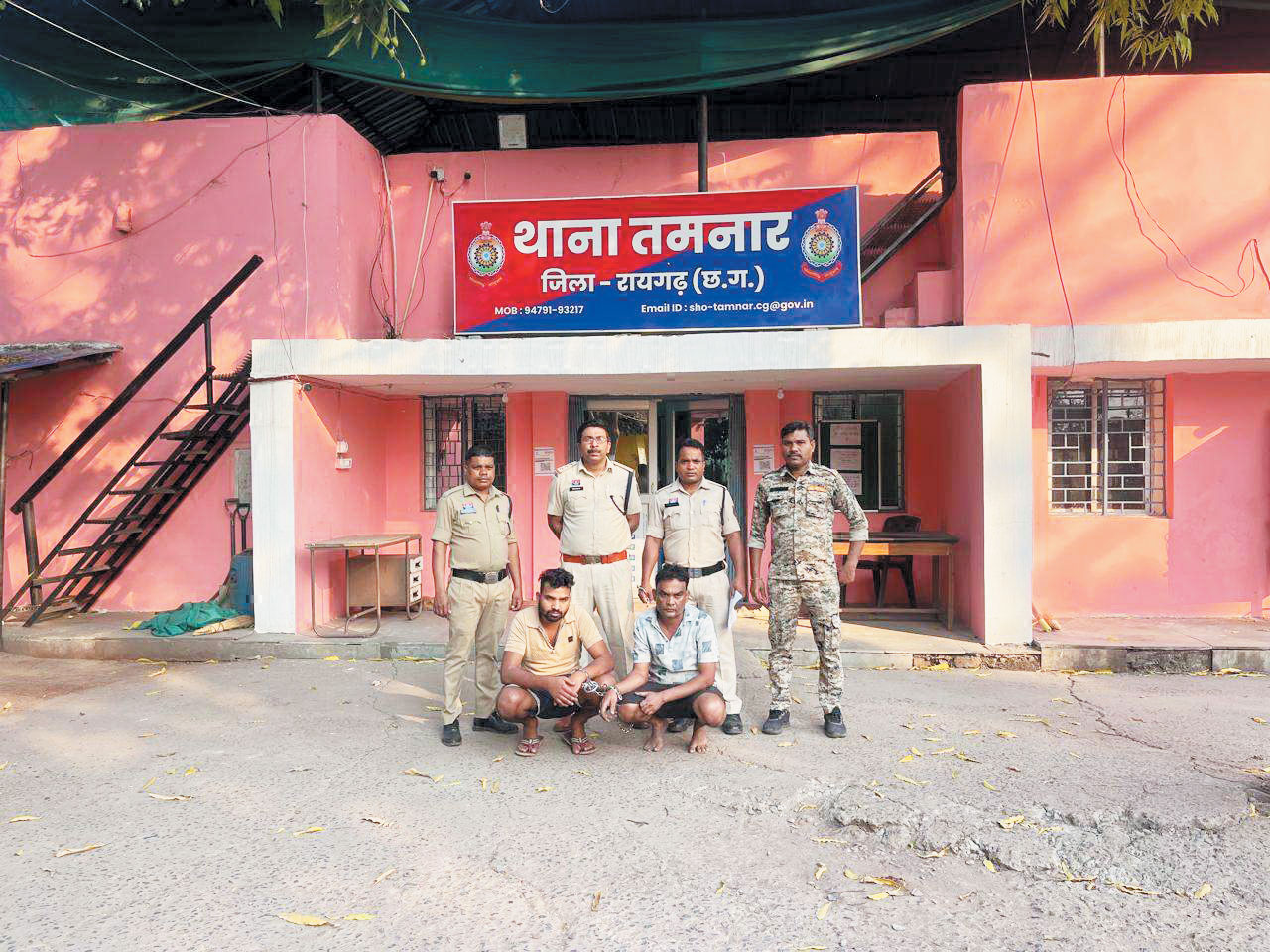 महिला पुलिसकर्मी से बदसलूकी- लूटपाट, दो और आरोपी गिरफ्तार