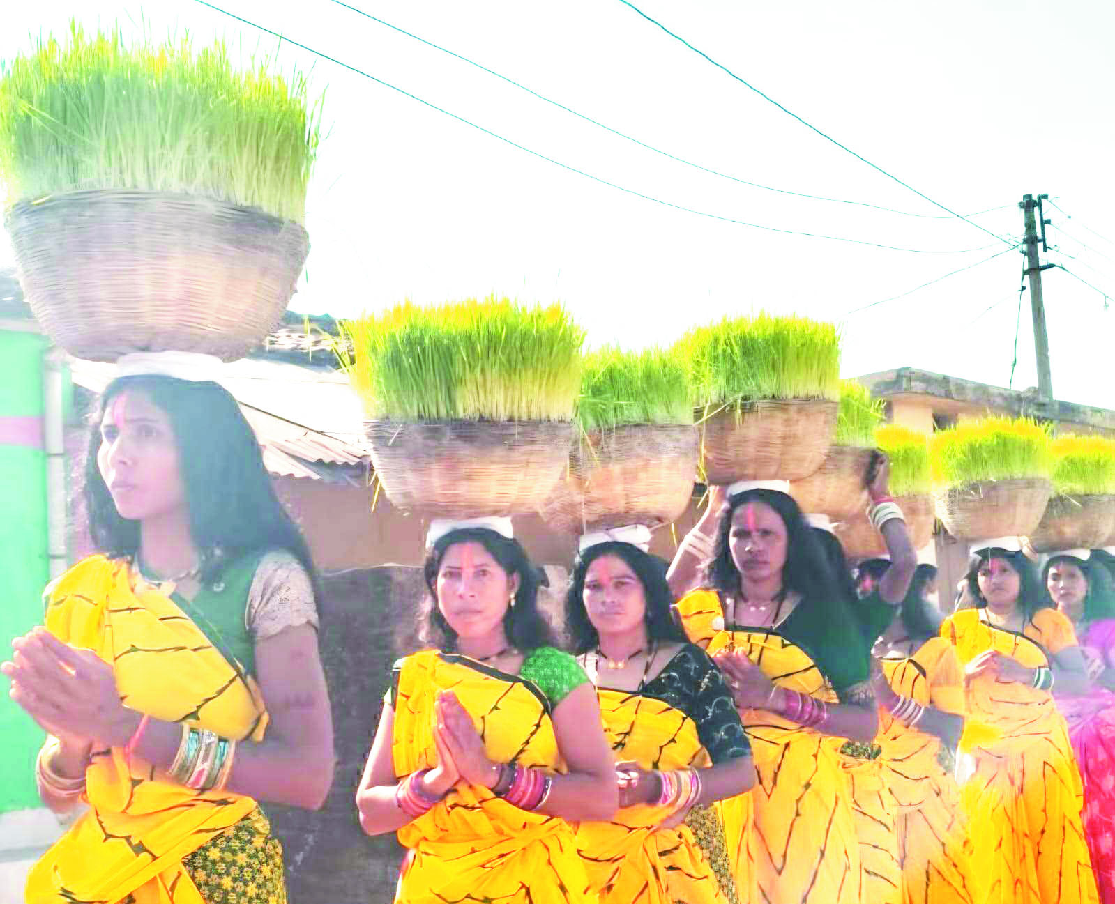 शोभायात्रा निकाल जोत-जवारा विसर्जन