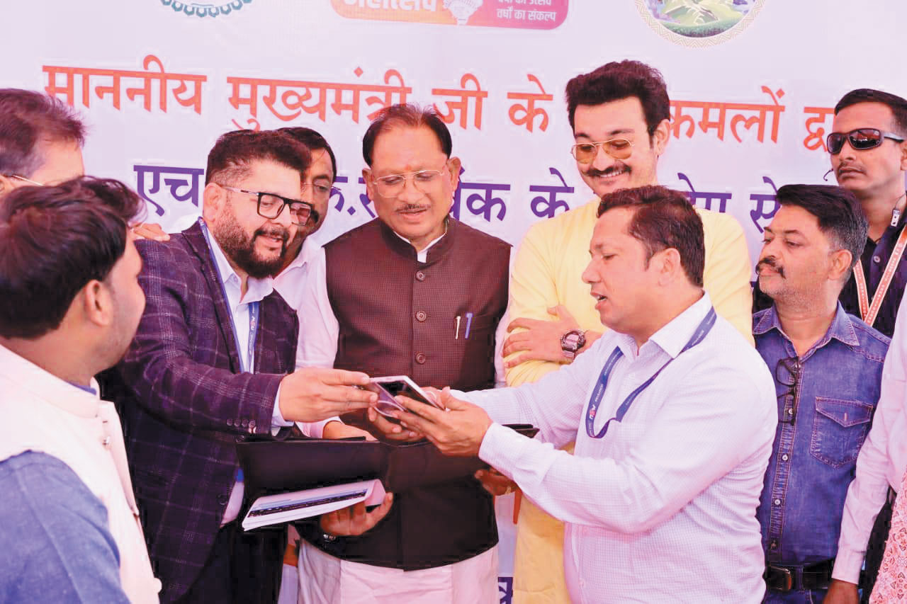 सीएम ने नगर पालिका के डिजिटल डोर सुविधा का किया शुभारंभ