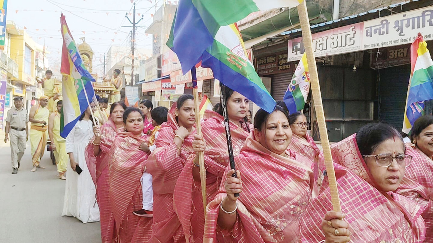 कुनकुरी में भक्ति और उत्साह के साथ निकली महावीर जयंती पर शोभायात्रा