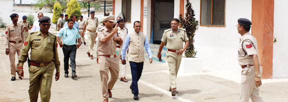 कलेक्टर-एसएसपी ने केन्द्रीय जेल अम्बिकापुर का किया  निरीक्षण