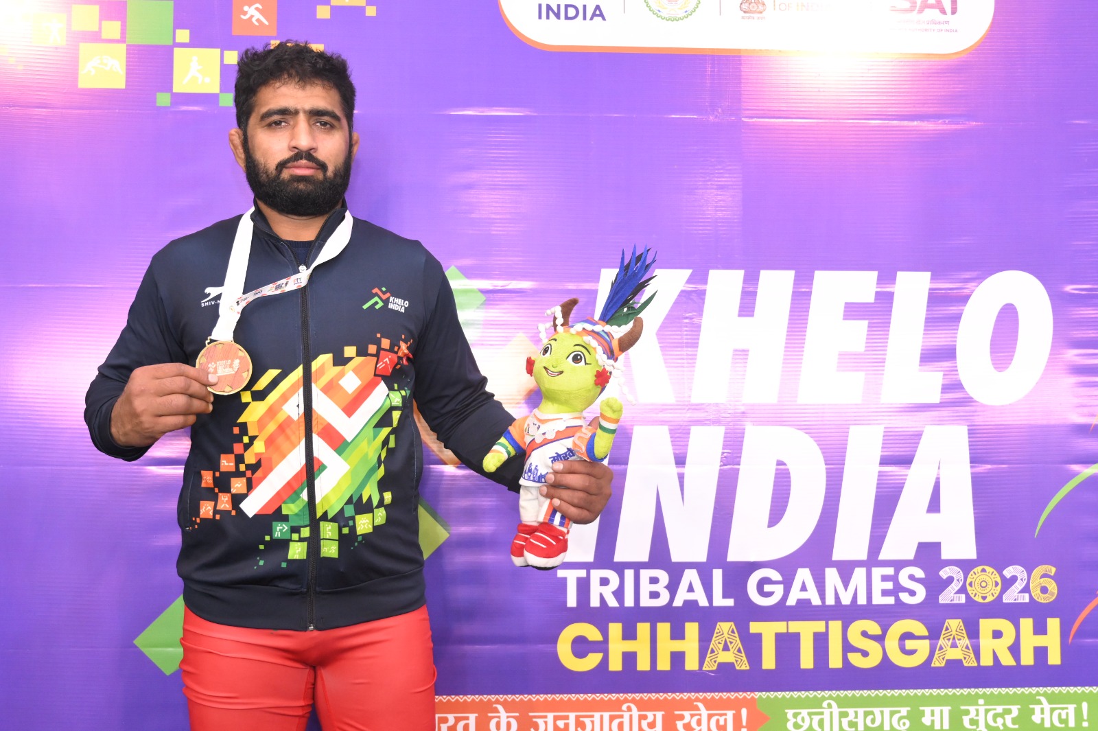 परिवार का गुजारा चलाने के लिए घर-घर दूध पहुंचाते हुए भी कुश्ती का अभ्यास करते रहे हमाम