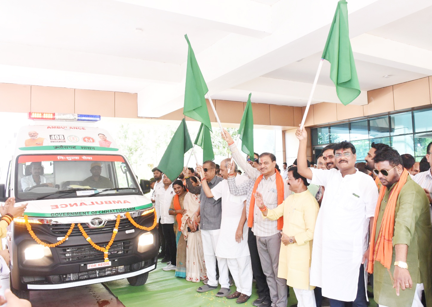 नांदगांव को मिली 13 नई संजीवनी एक्सप्रेस एम्बुलेंस