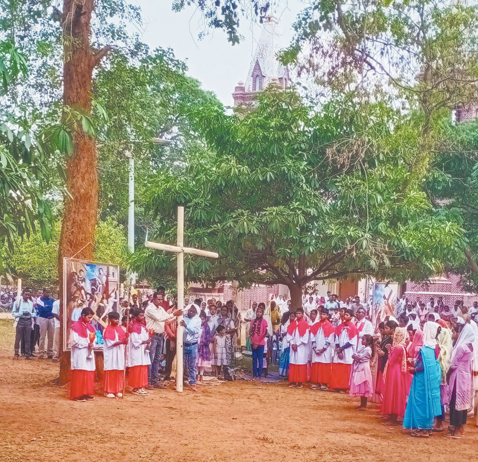 गुड फ्राइडे पर चर्चों में विशेष आराधना, क्रूस यात्रा निकाली