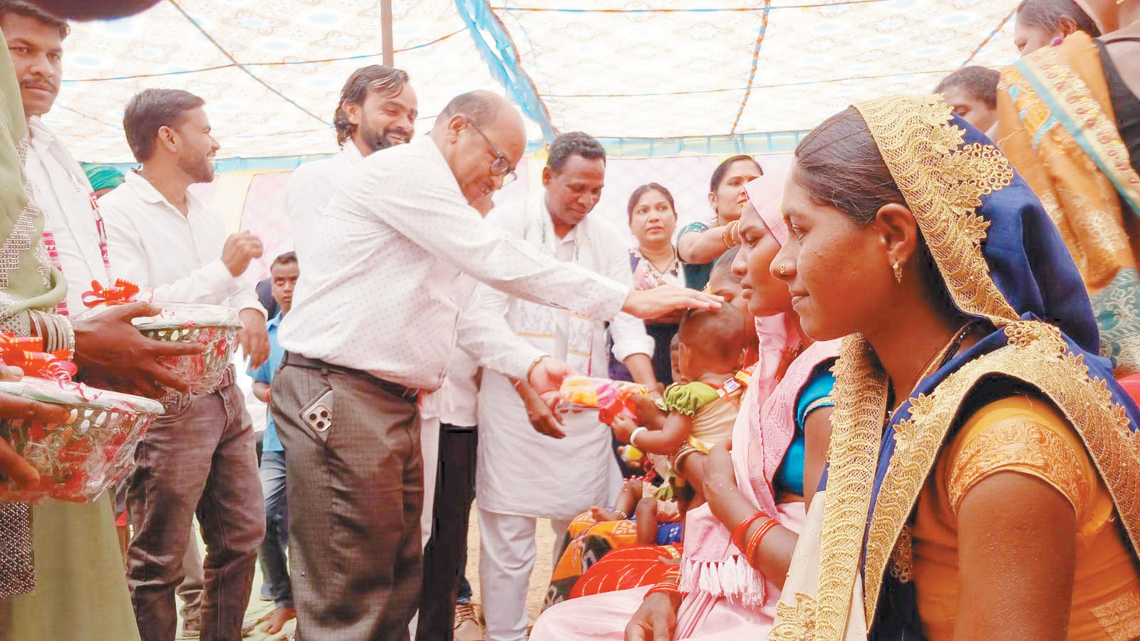 दुर्गम आमामोरा में प्रशासन की दस्तक, 14 आवेदनों का निराकरण