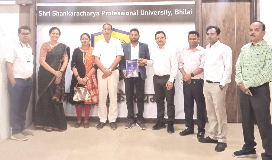  अमितेश को पीएचडी उपाधि, चंदूलाल चंद्राकर की पत्रकारिता पर किया शोध