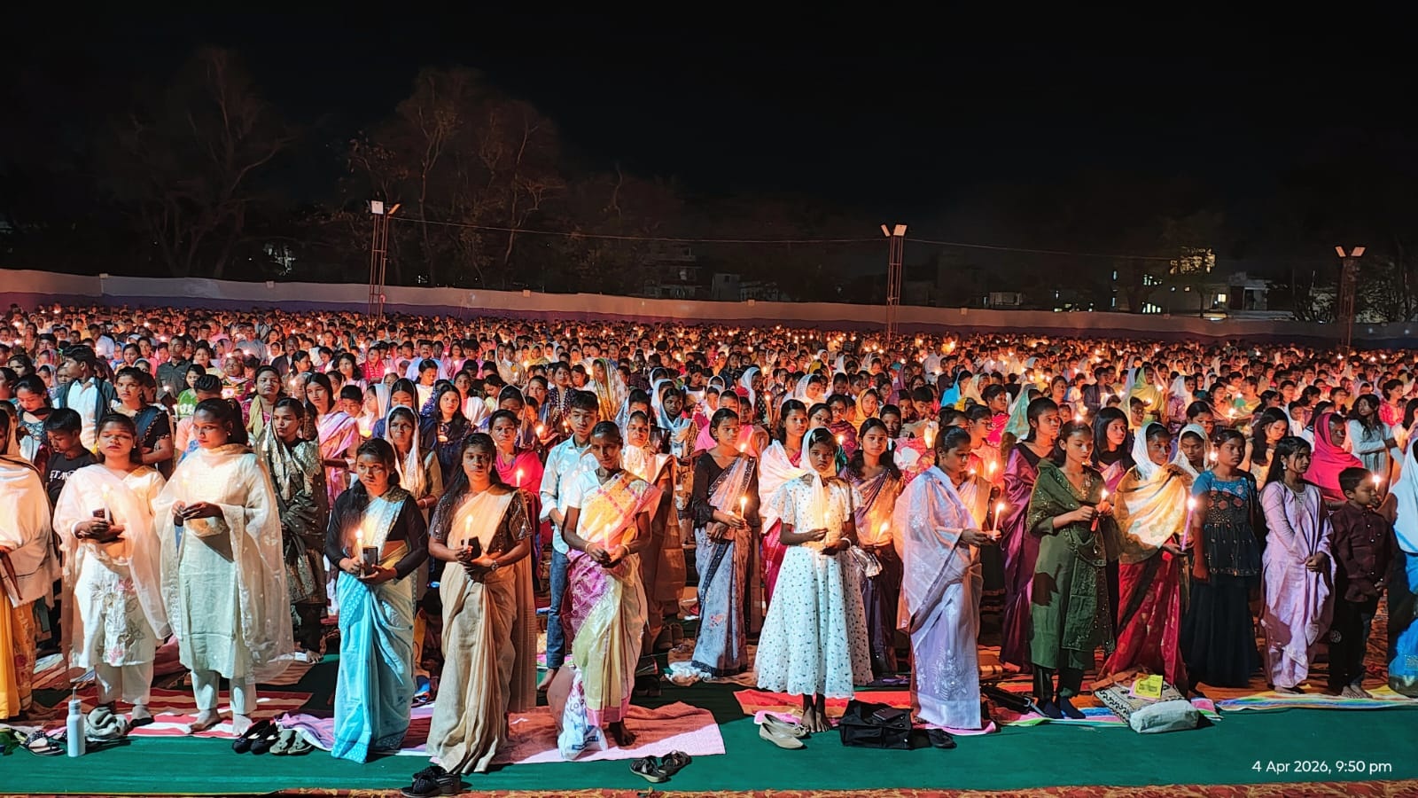 पुनरुत्थान की रोशनी से जगमगाया जशपुर, चर्चों में गूंजे ‘हल्लेलुया’, ईस्टर पर उमड़ी आस्था की भीड़