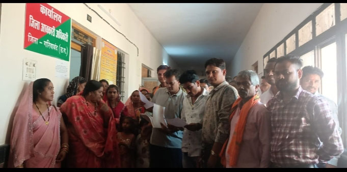 ग्रामीणों ने की शराब दुकान हटाने की मांग, आंदोलन की चेतावनी