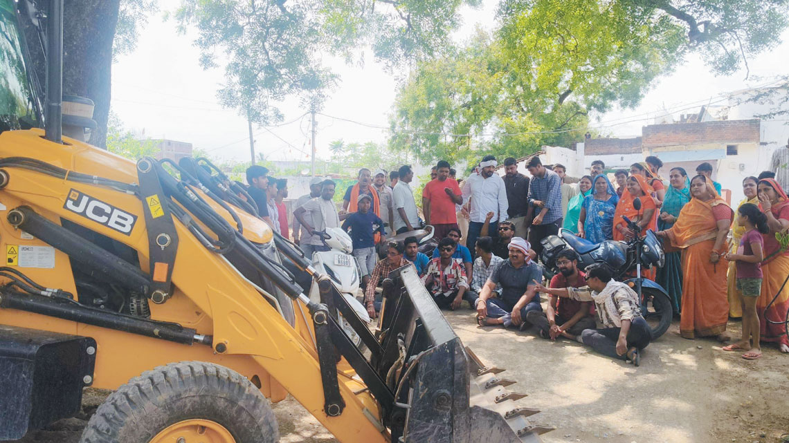बांधा तालाब बचाव महाअभियान को लेकर आक्रोश, प्रशासन पर मनमानी के आरोप