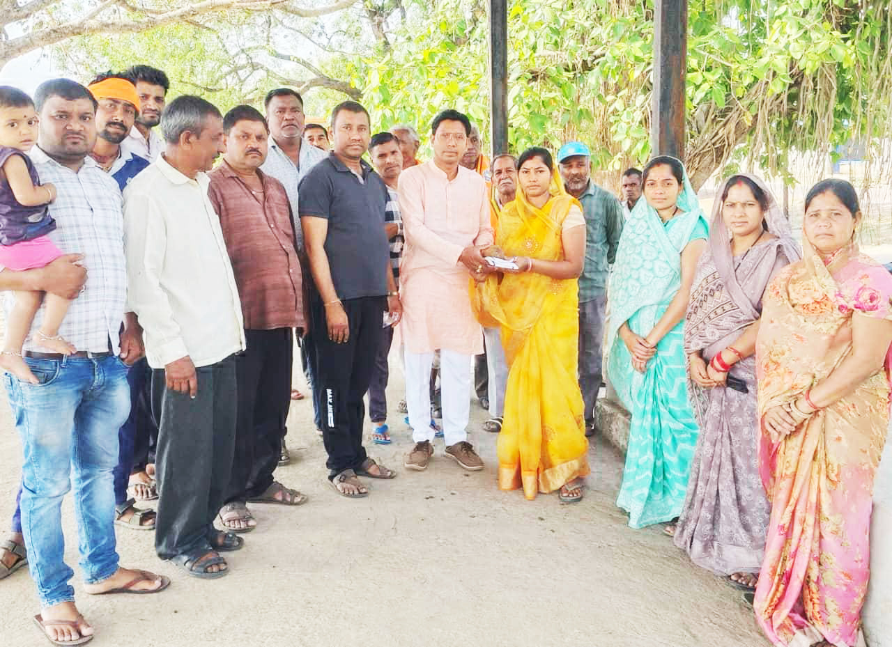 परसदा में स्वच्छता अभियान चलाकर भाजपाइयों ने मनाया सेवा पखवाड़ा